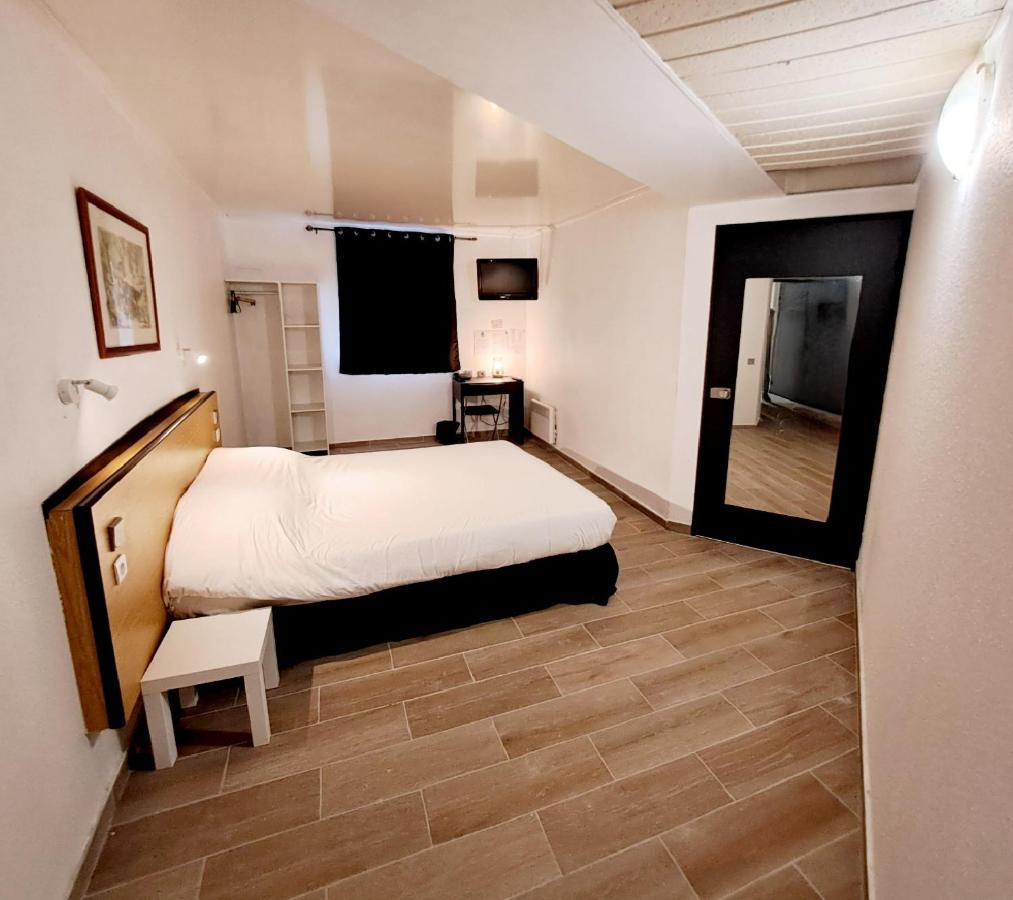 Crystal Hotel Saint Denis Basilique Екстер'єр фото